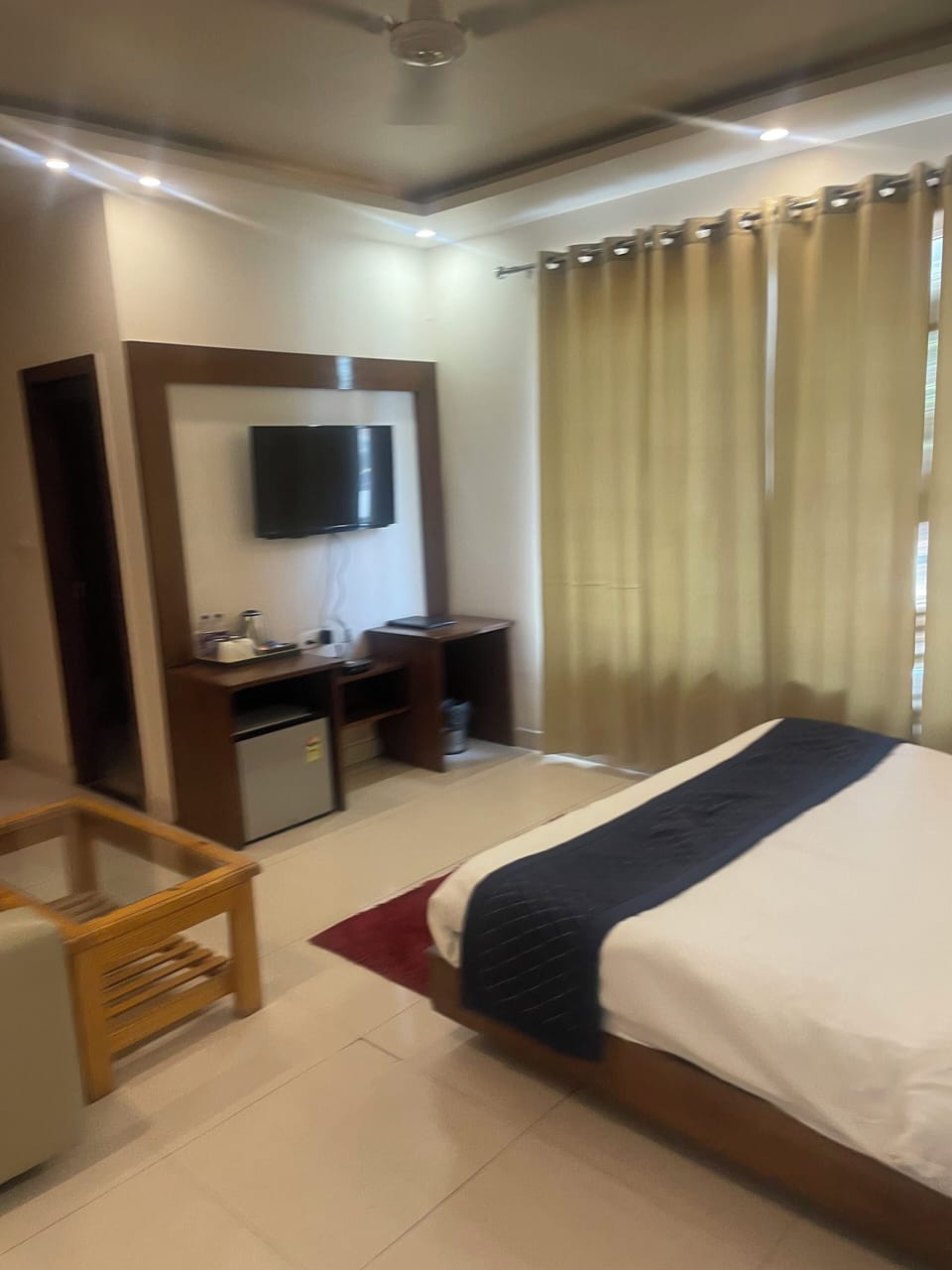 Deluxe Double Room | Free minibar, desk