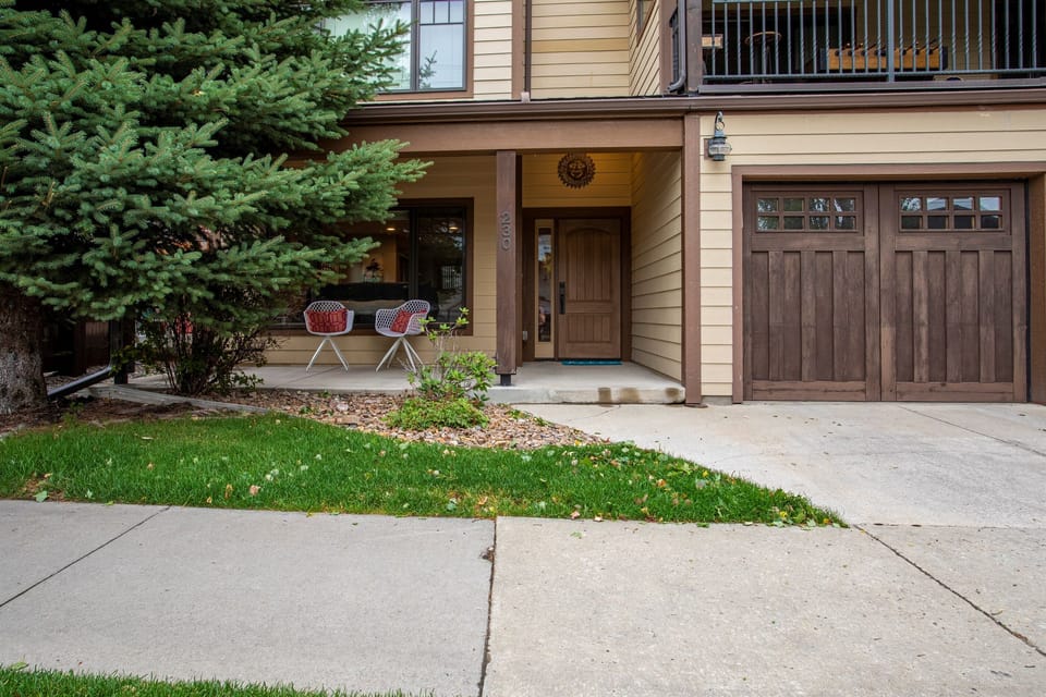 Front of main floor condo