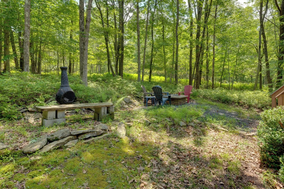 Private Yard | Gas Fire Pit | Seating