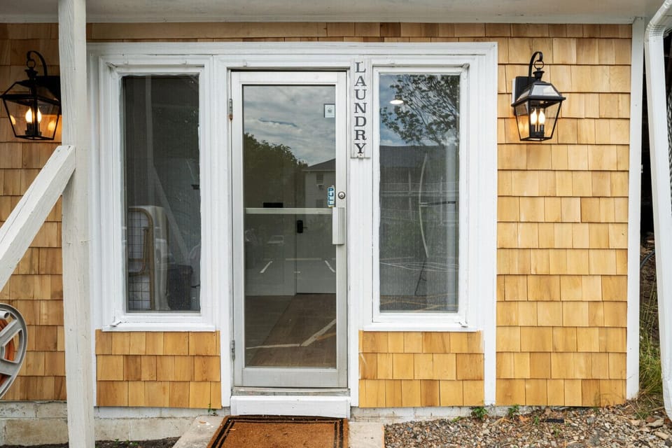 Laundry Exterior
