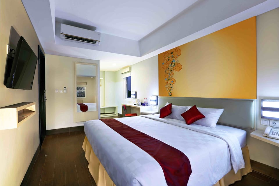 In-room safe, desk, soundproofing, free WiFi