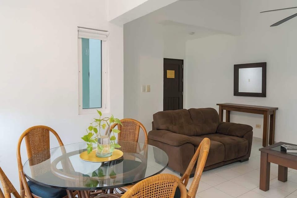 Living room - bright seating