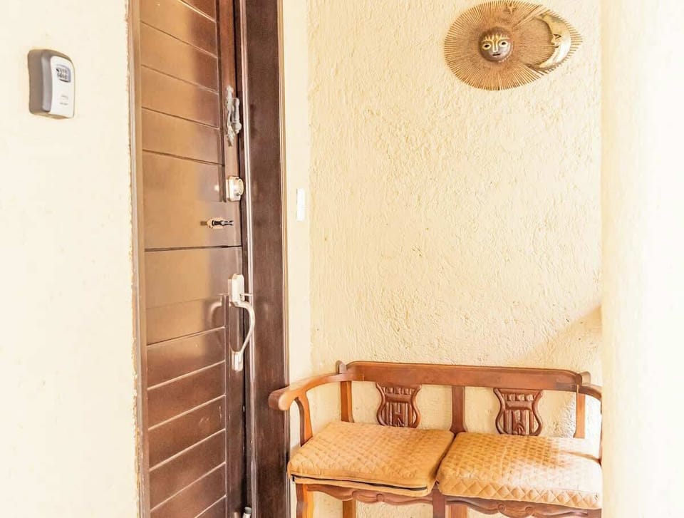 Entrance area with seating.