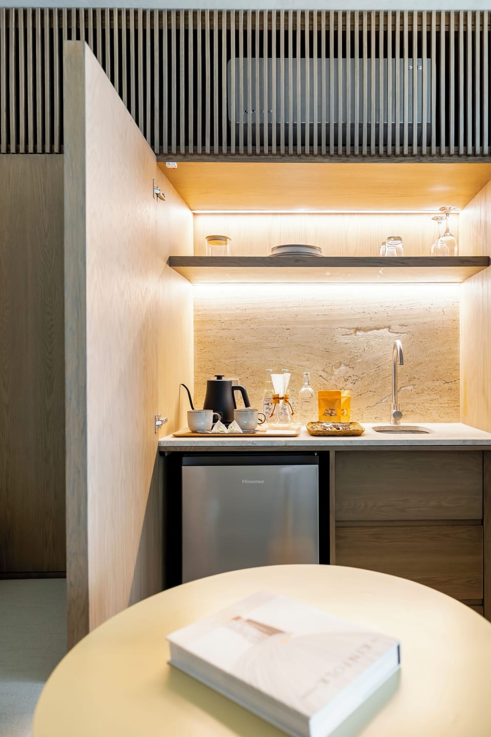 Signature Studio Suite, 1 King Bed | Premium bedding, in-room safe, laptop workspace, iron/ironing board