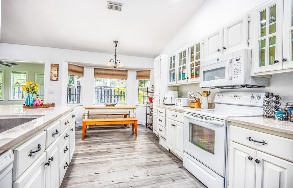 Gorgeous Open Kitchen with Dining Area
