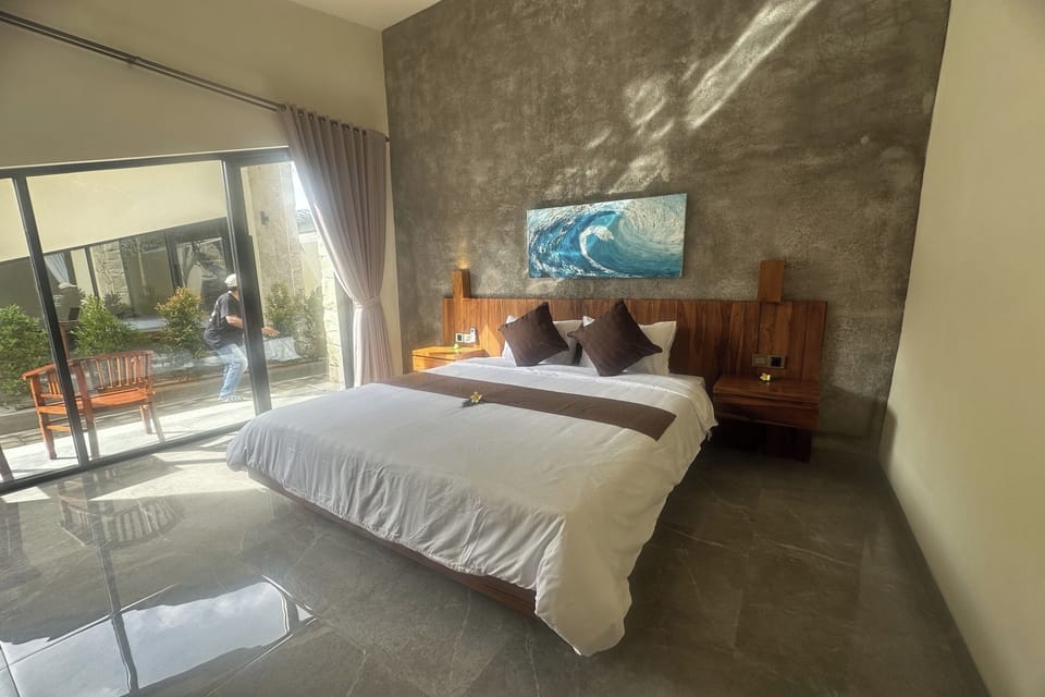 Deluxe Room | Desk, free WiFi