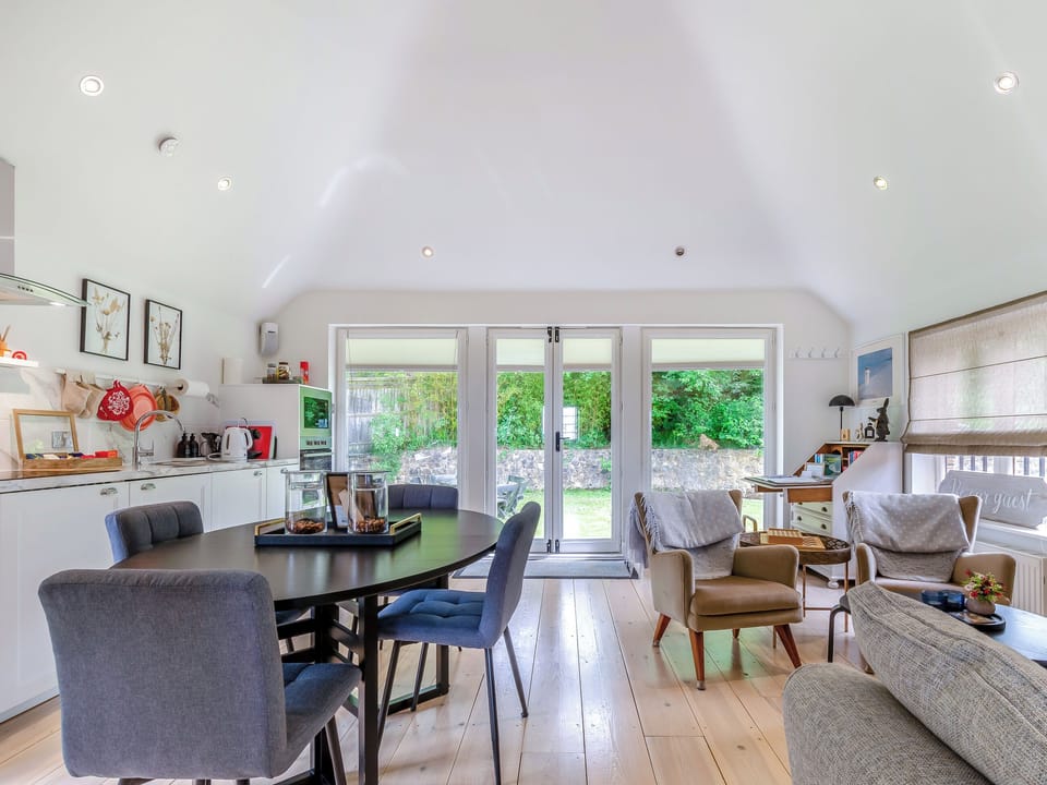 Open plan living space | Fir Tree Apartment - Fir Tree Holidays, Crowborough