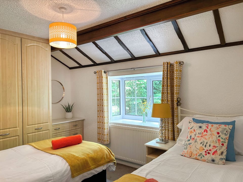 Twin bedroom | Squirrel Leap Lodge, Morpeth