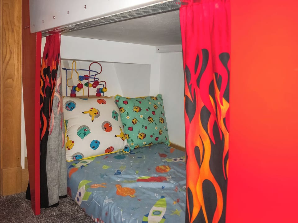 Bunk bedroom | Wychwood, Wooldale, near Holmfirth