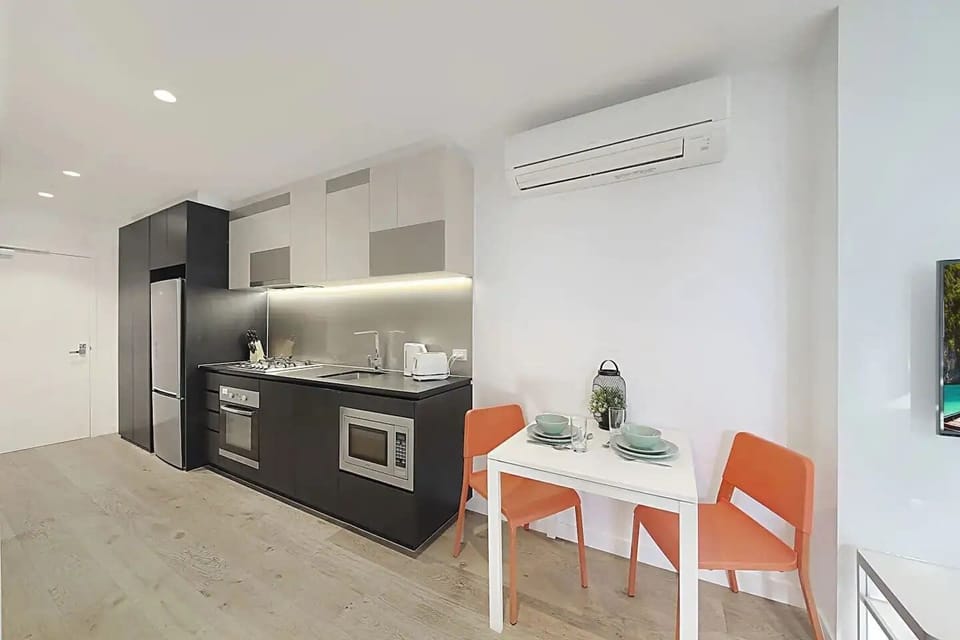 An equipped kitchen.