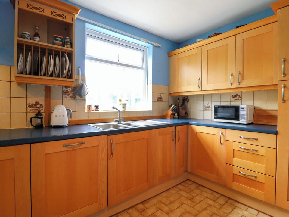 Fridge, microwave, dishwasher, toaster