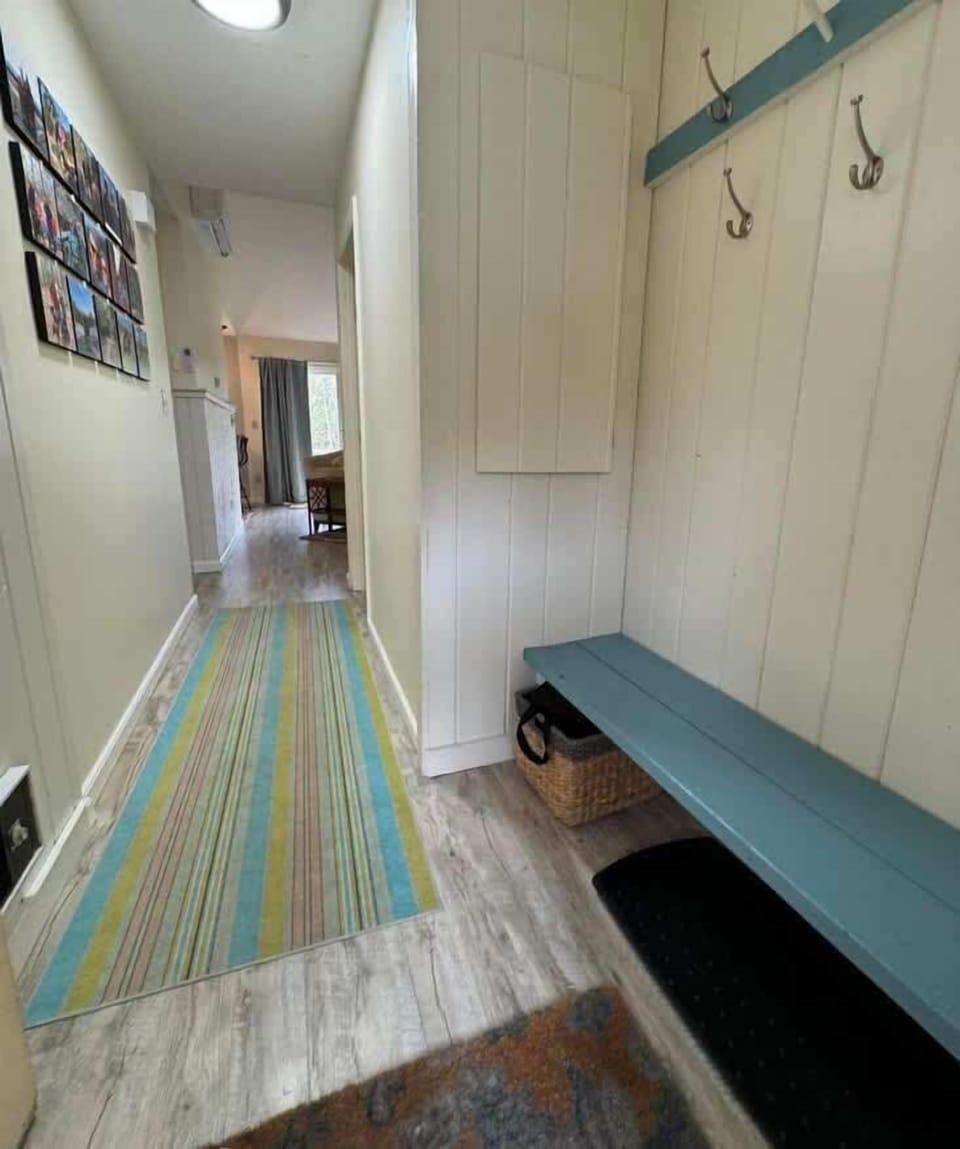 Hardwood Floors Throughout!