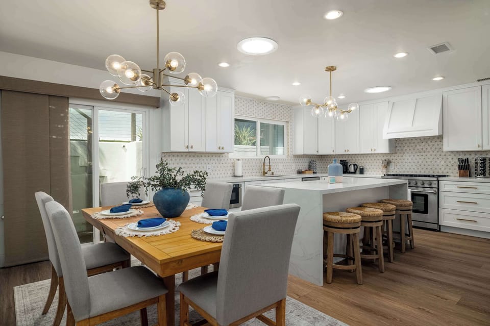 Kitchen Dining Area