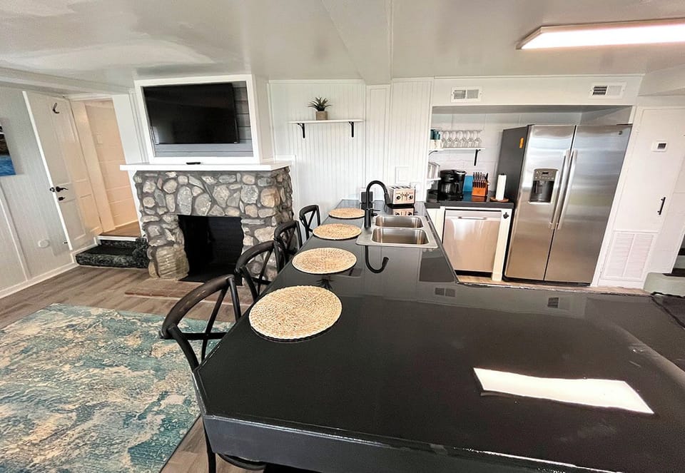 Kitchen island seating 