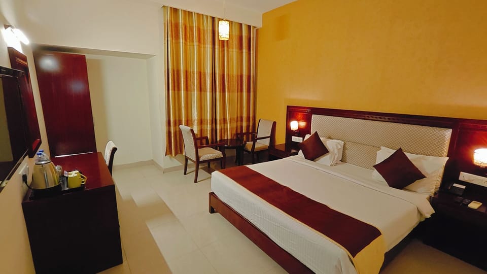 Premium Room, City View | Desk, laptop workspace, WiFi (free)