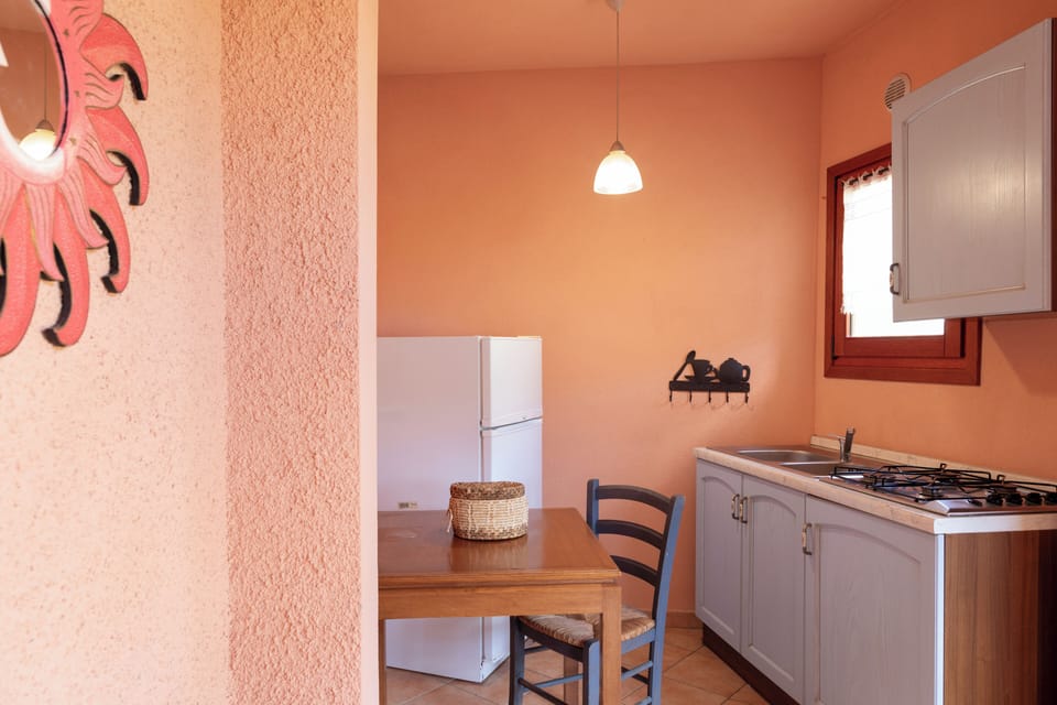 Apartment, 4 Bedrooms | Private kitchen | Fridge, oven, stovetop, dishwasher