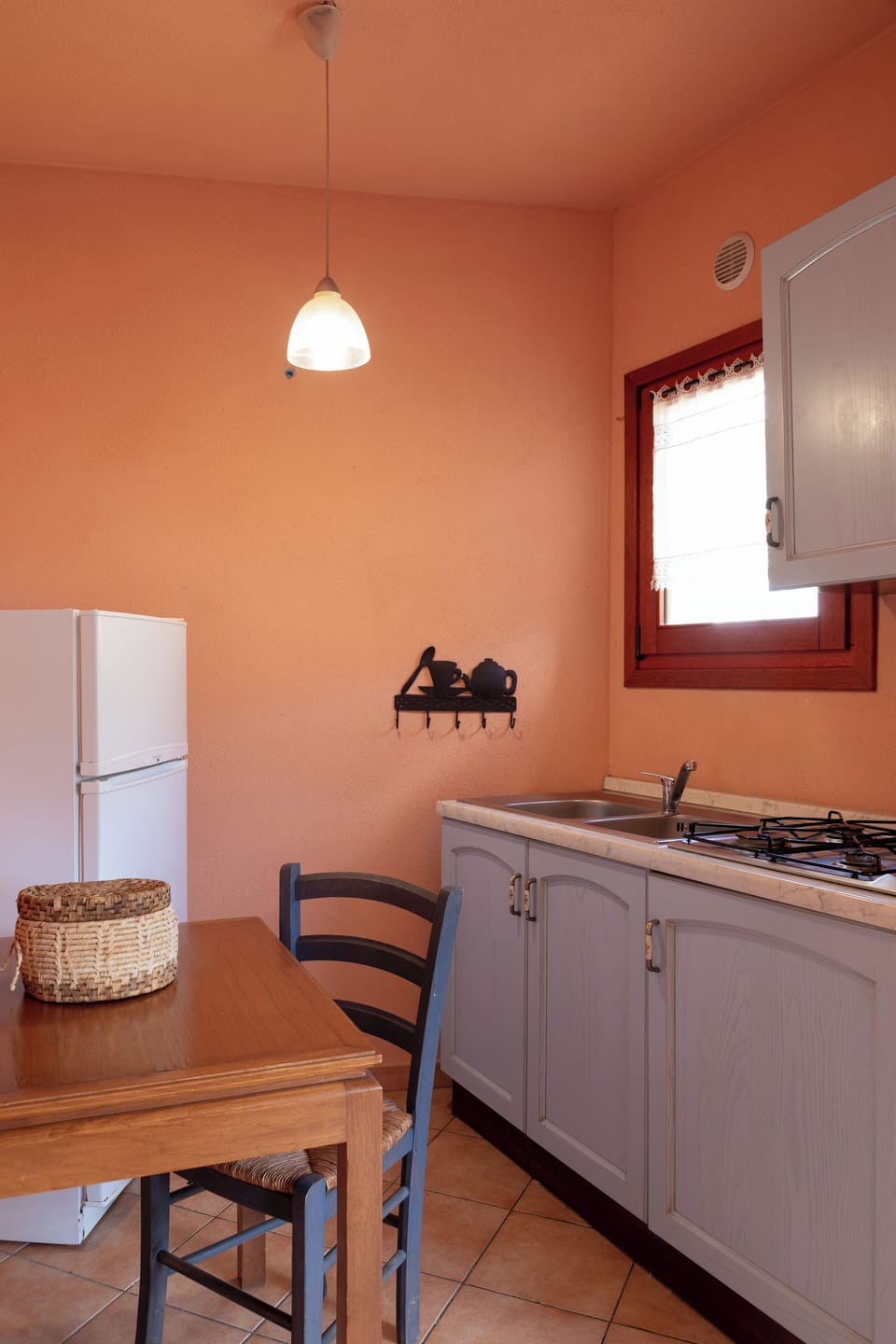 Apartment, 4 Bedrooms | Private kitchen | Fridge, oven, stovetop, dishwasher