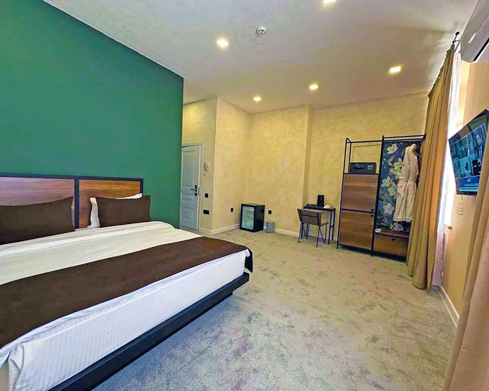 Hypo-allergenic bedding, minibar, in-room safe, individually decorated