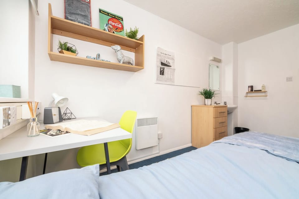 Basic Double Room | Desk, laptop workspace, iron/ironing board, free WiFi