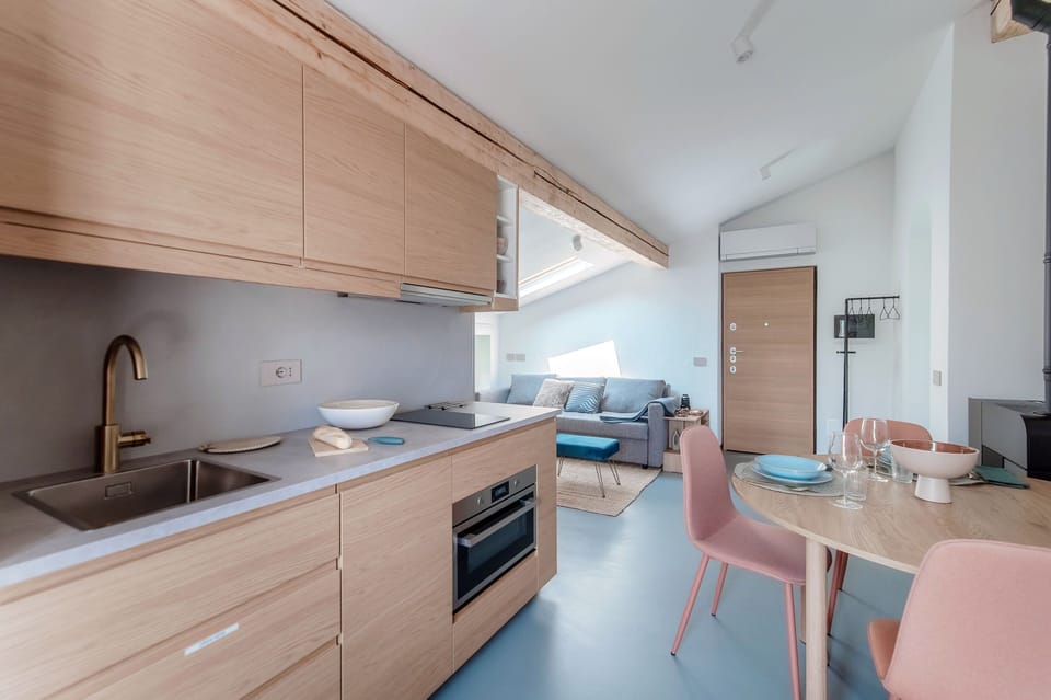 Apartment, Patio, Lake View | Private kitchen | Full-size fridge, microwave, oven, stovetop