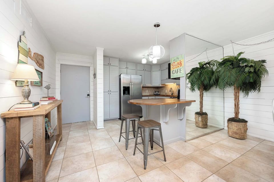 Condo, Multiple Beds, Patio, Garden View (The Condor) | Private kitchen | Fridge, microwave, oven, stovetop