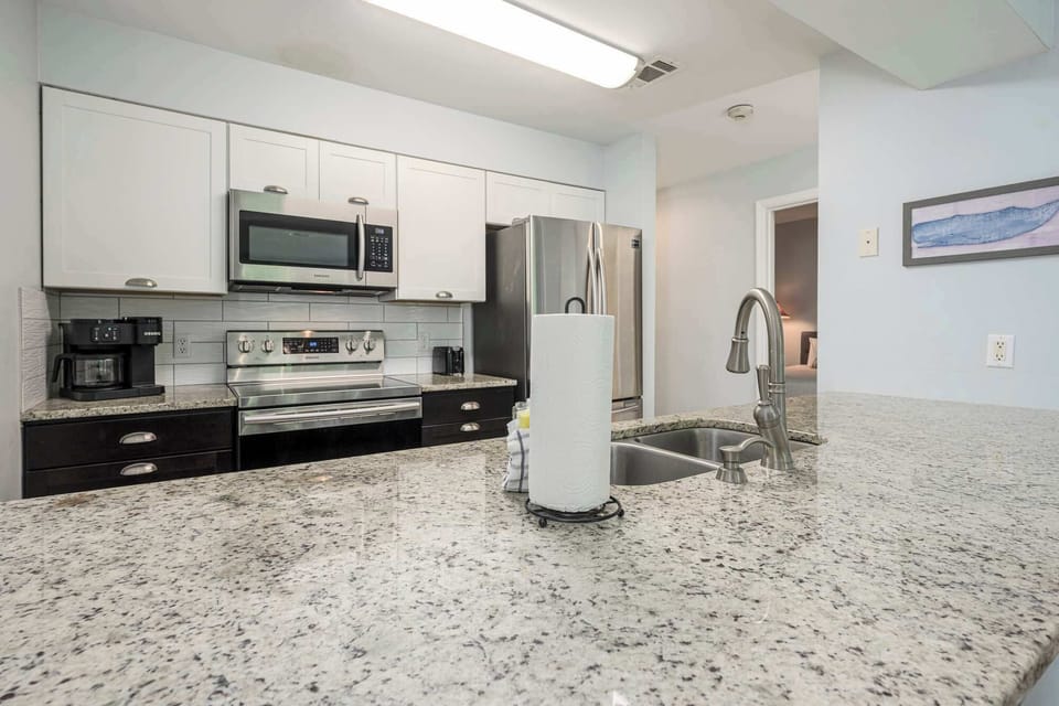 Condo, Multiple Beds, Balcony, Garden View (Sunshine & Whiskey) | Private kitchen | Fridge, microwave, oven, stovetop