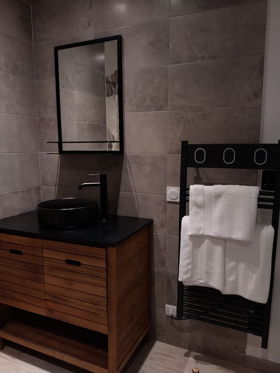 Classic Double Room, Garden View | Bathroom
