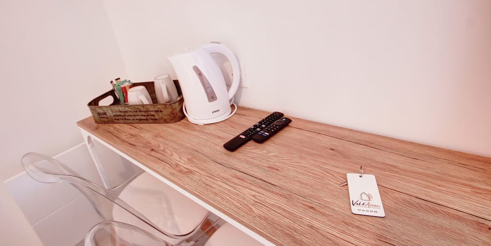 Comfort Double Room | Blackout drapes, soundproofing, iron/ironing board, free WiFi