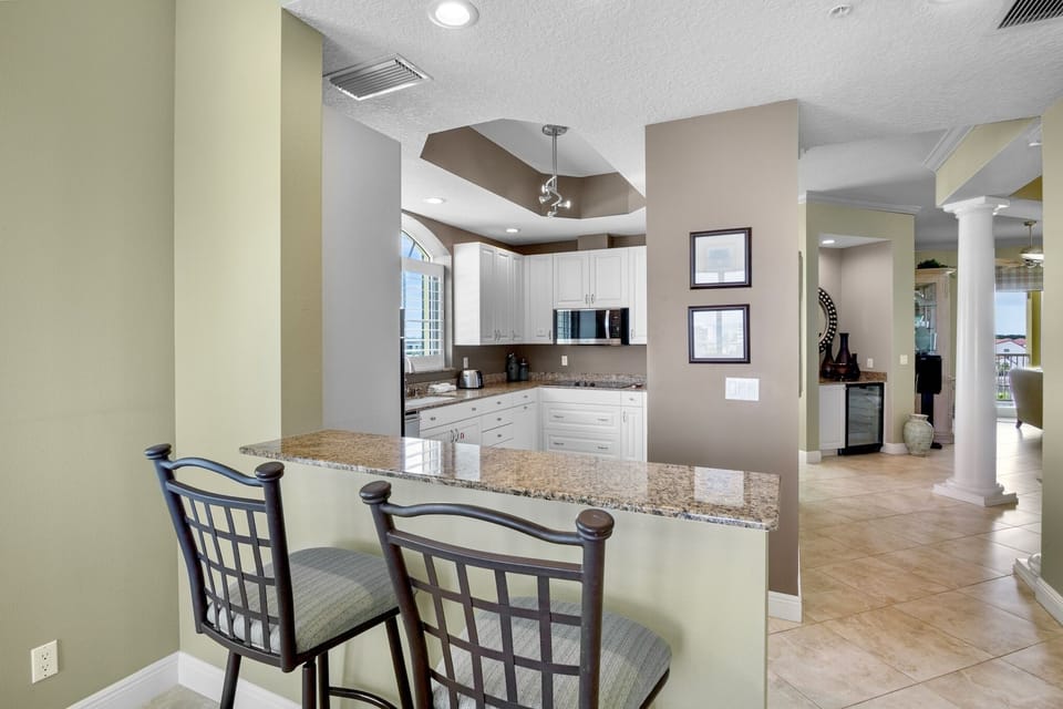 Kitchen, Breakfast Bar