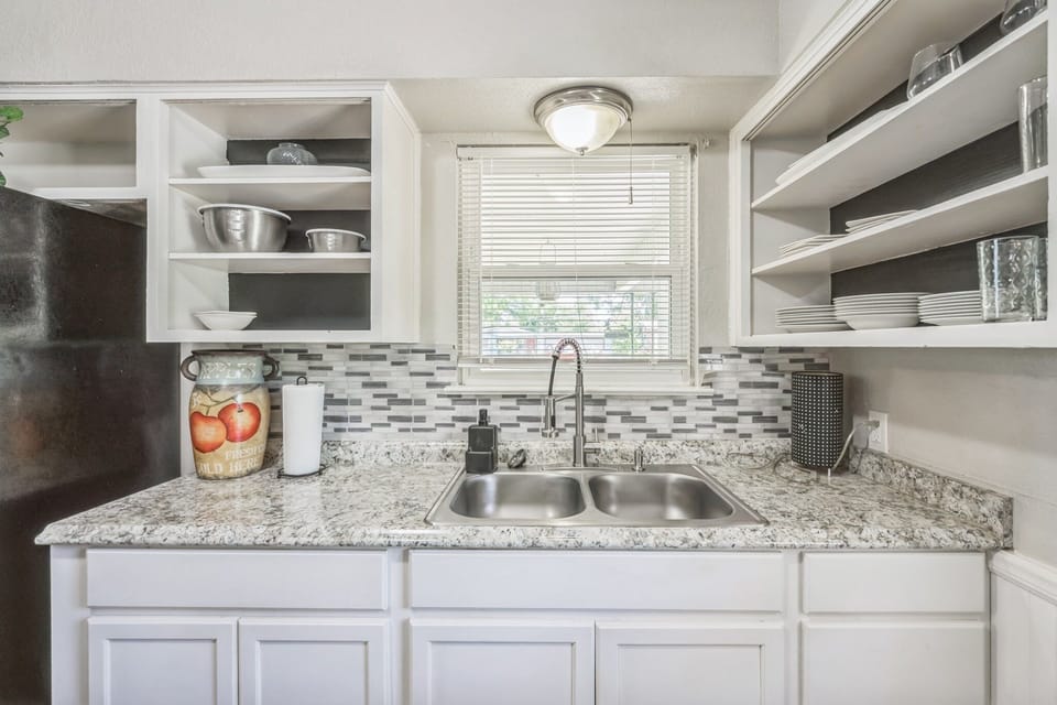 Sink, Sink Faucet, Indoors, Kitchen, Lamp