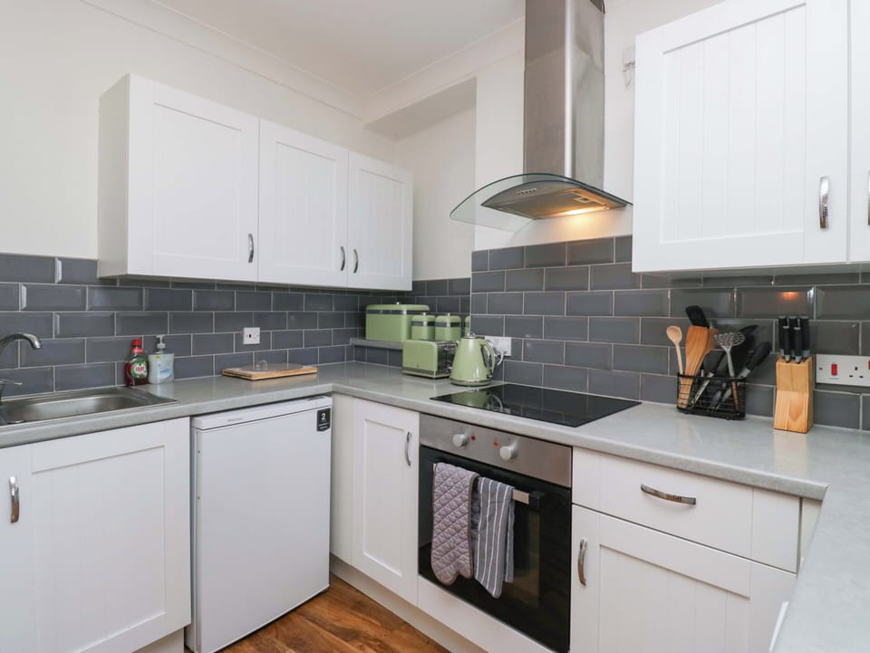 Cookware/dishes/utensils