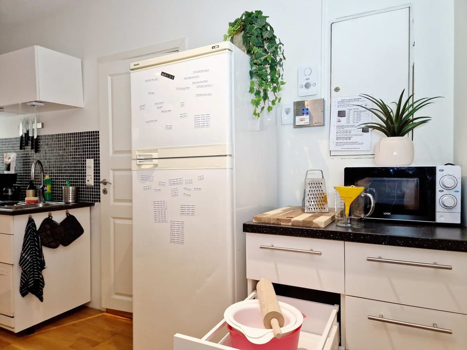 More kitchen equipment