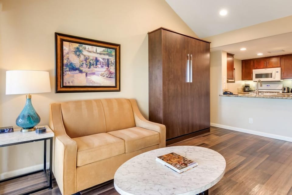 Studio | Living area | LCD TV, DVD player, pay movies