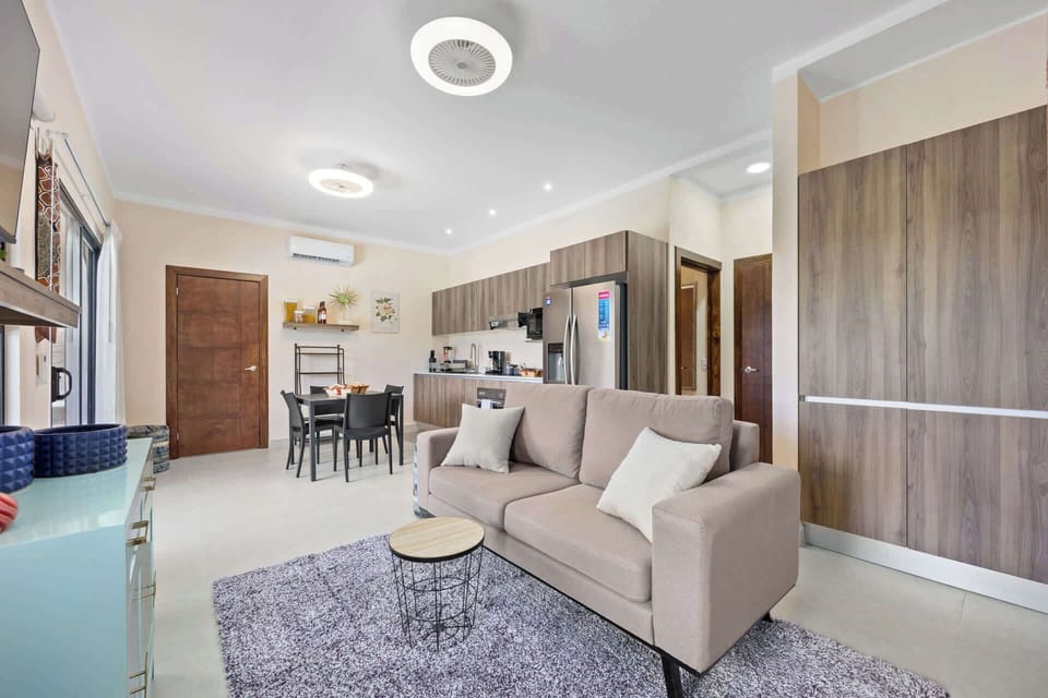 Apartment, Patio, Mountain View | Living room