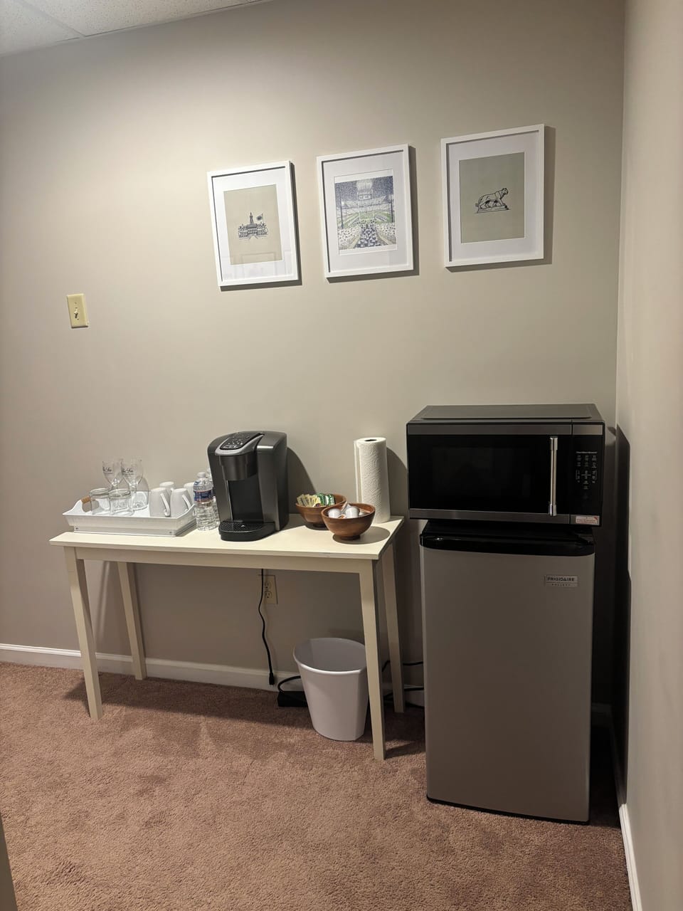 Refrigerator + microwave