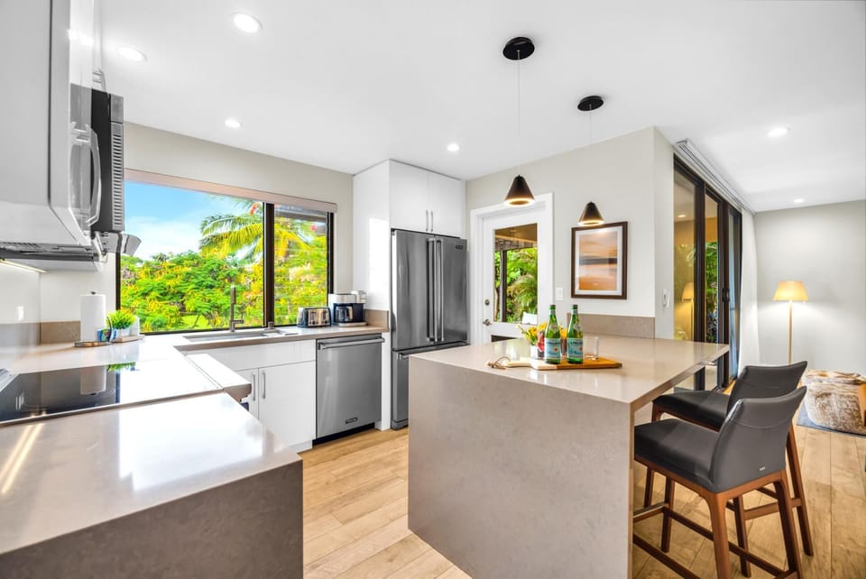 Villa, 1 Bedroom (Ocean Partial View, Sleeps 2(WKV-45C)) | Private kitchen | Microwave, oven, coffee/tea maker, electric kettle