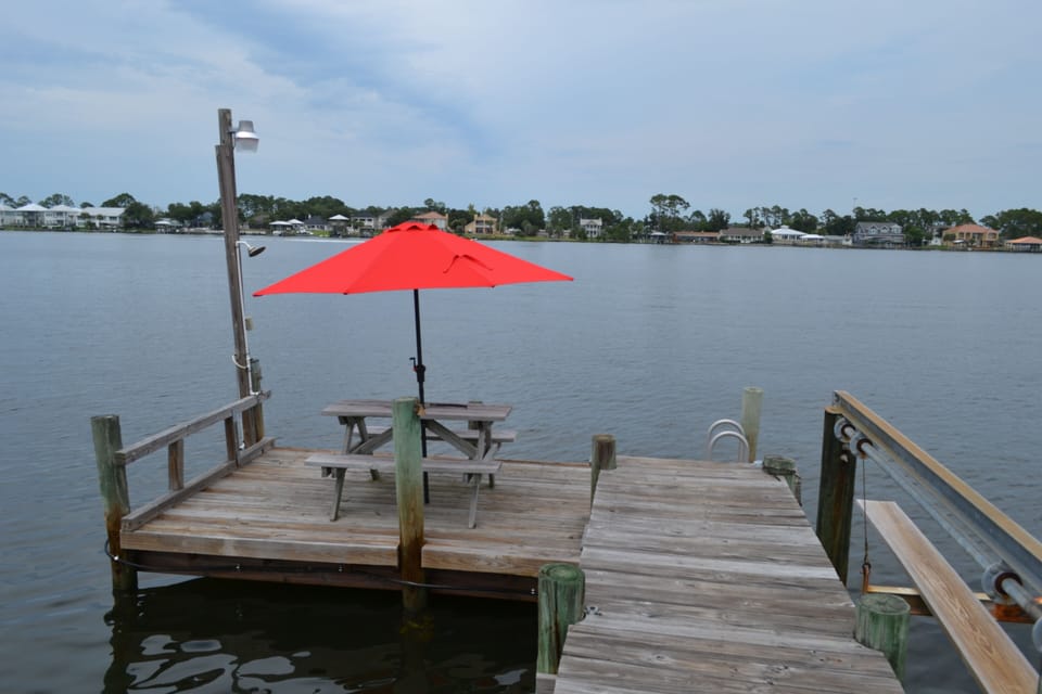 Dockside eating area