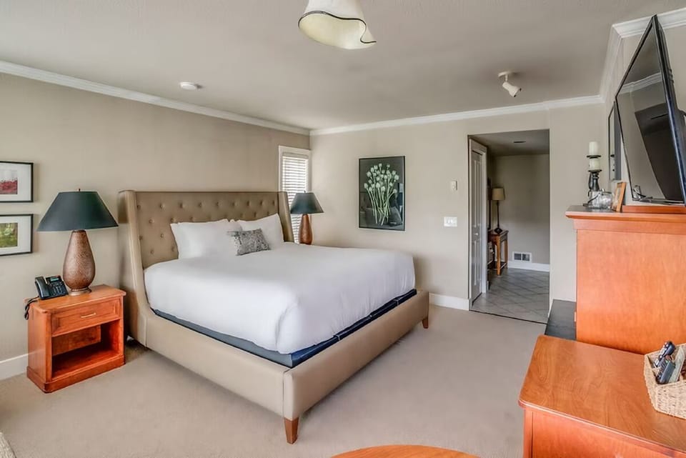 Comfortable Unit with King size bed