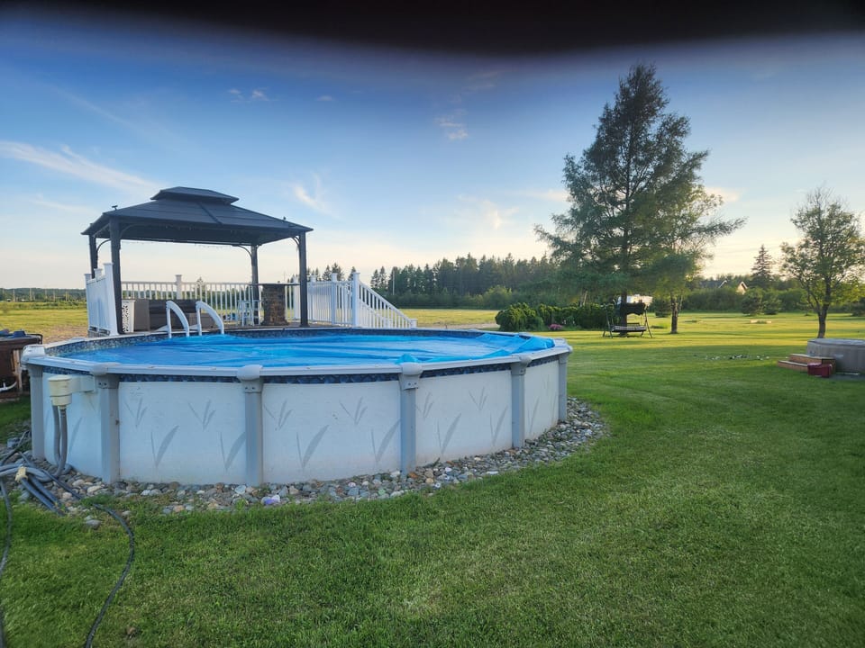 heated pool, kids under 12 must be accompanied by an adult