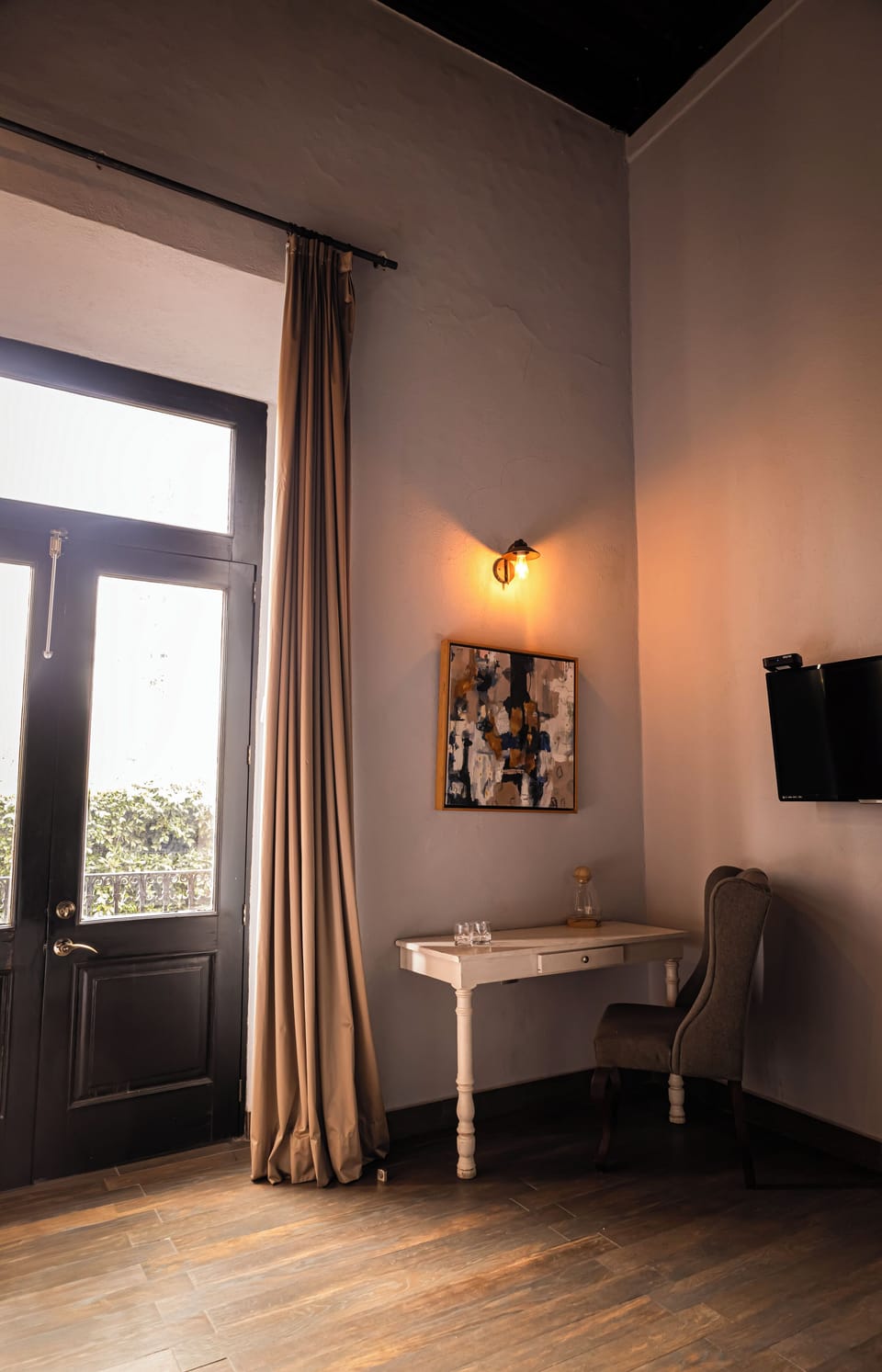 Deluxe Room, City View | Hypo-allergenic bedding, in-room safe, laptop workspace, blackout drapes
