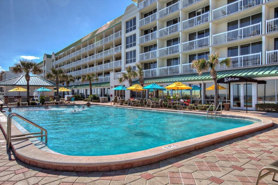 Sun, swim, and pure relaxation!
