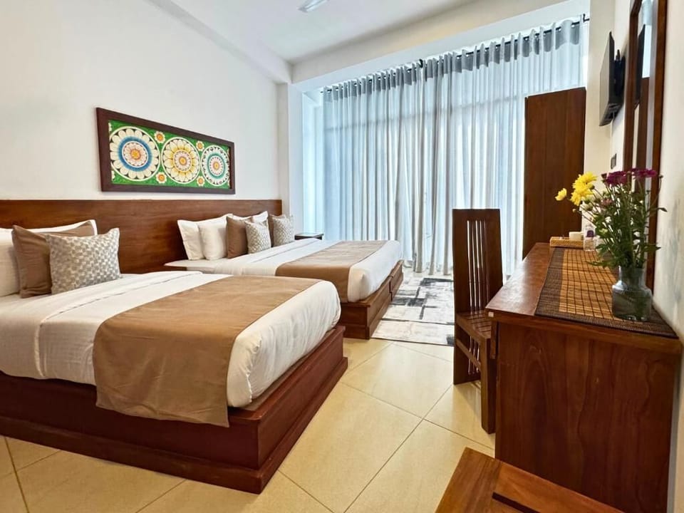 Deluxe Double Room, Balcony, Lake View | Laptop workspace, soundproofing, free WiFi