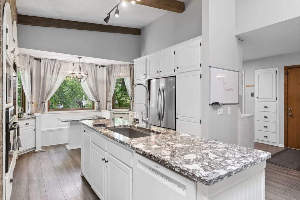 House (6 Bedrooms) | Property amenity