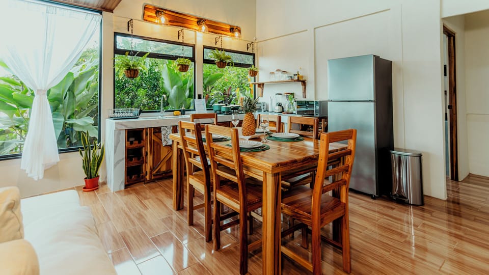 Cabin, City View, Mountainside | Private kitchen | Highchair