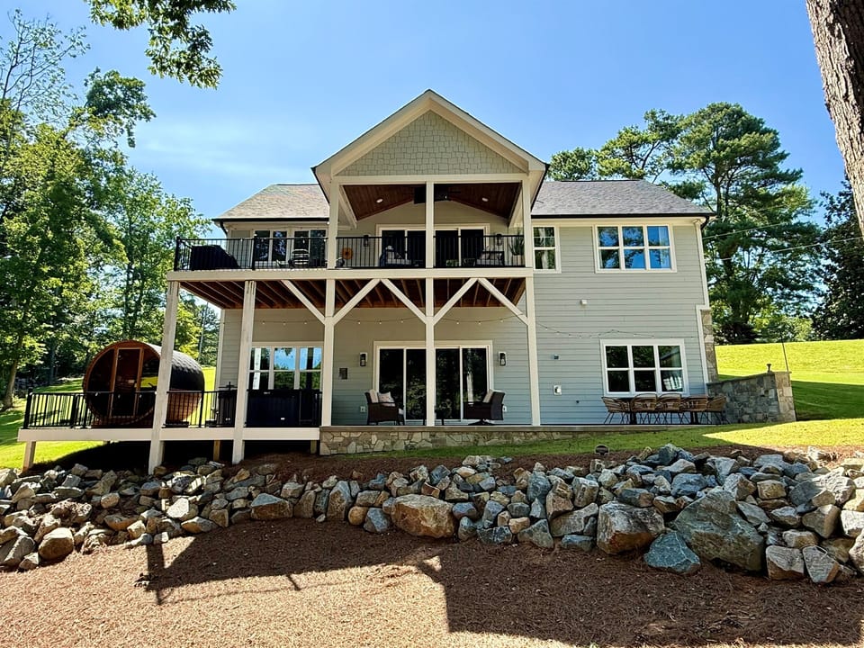 Intentionally designed to create multiple places and ways to enjoy the outdoors, whether BBQing, dining, lounging, soaking or steaming, all with a view of the lake.