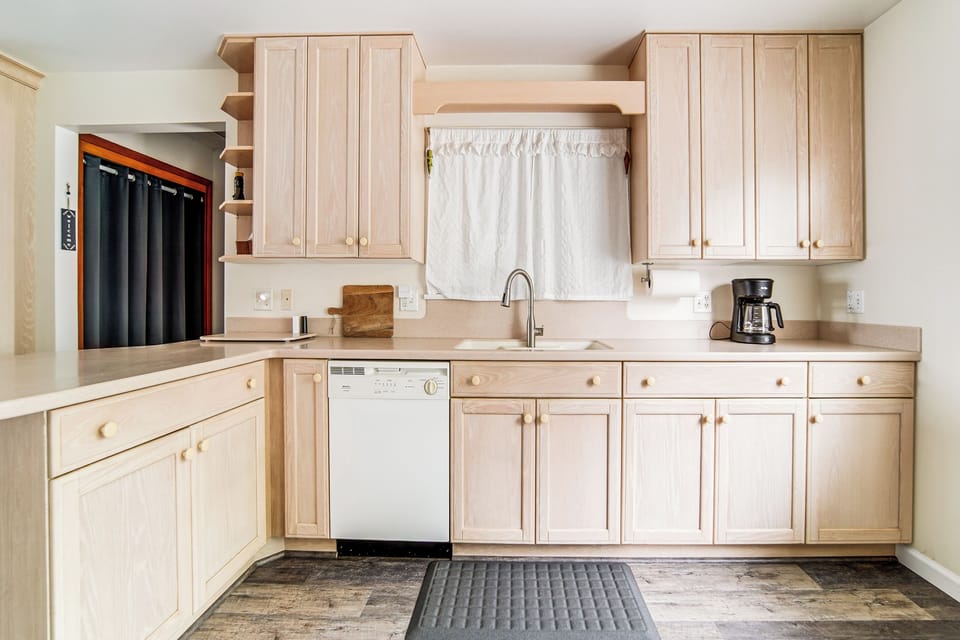Kitchen | Cooking Basics & Spices | Drip Coffee Maker | Washer & Dryer