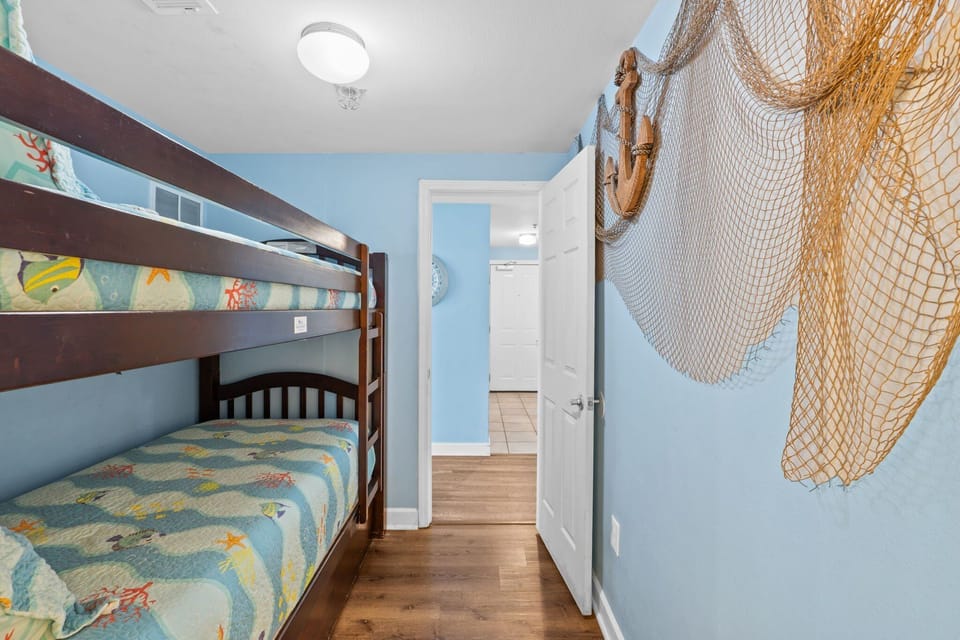 Bunk Room with Twin/Twin Bunk Bed