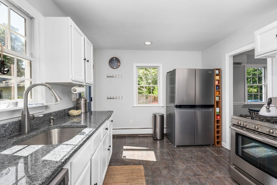 Fully equipped kitchen
