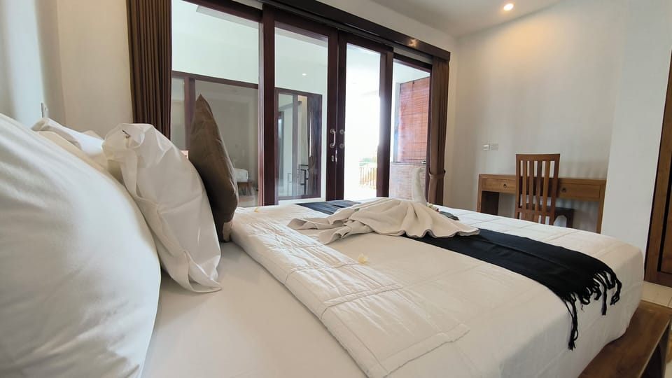 Family Room, Balcony, Garden View | Soundproofing, free WiFi