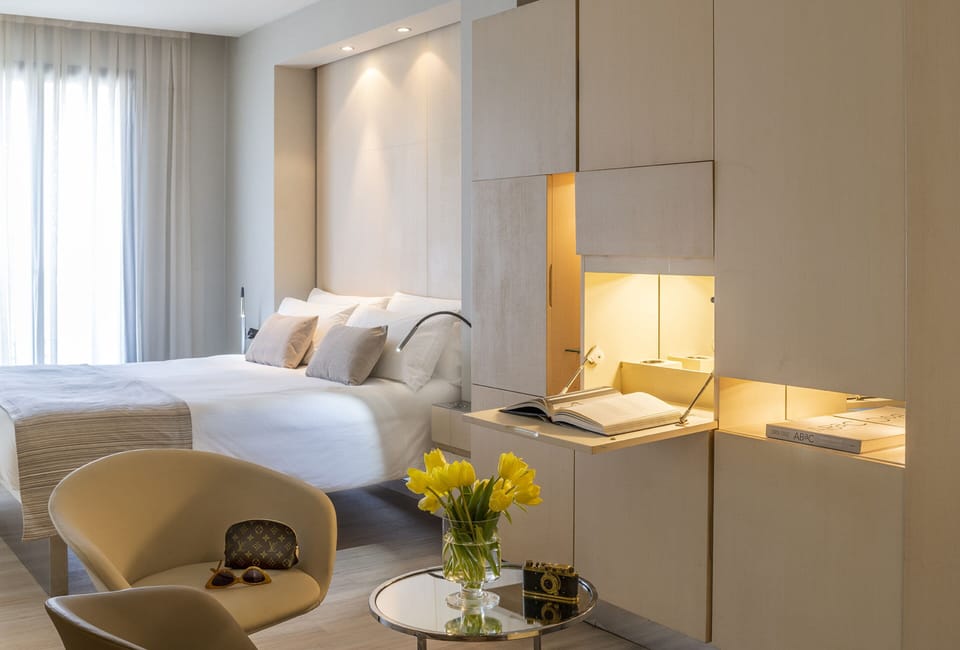 Premium bedding, minibar, in-room safe, desk